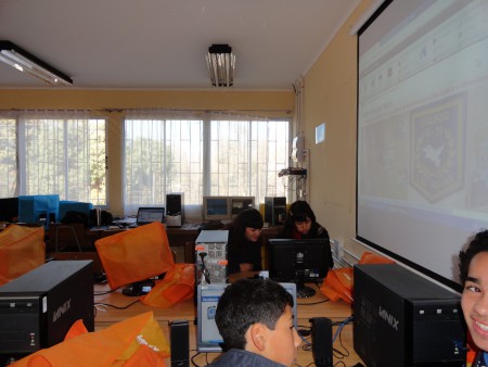 presentando a alumnos de 8º básico la página web